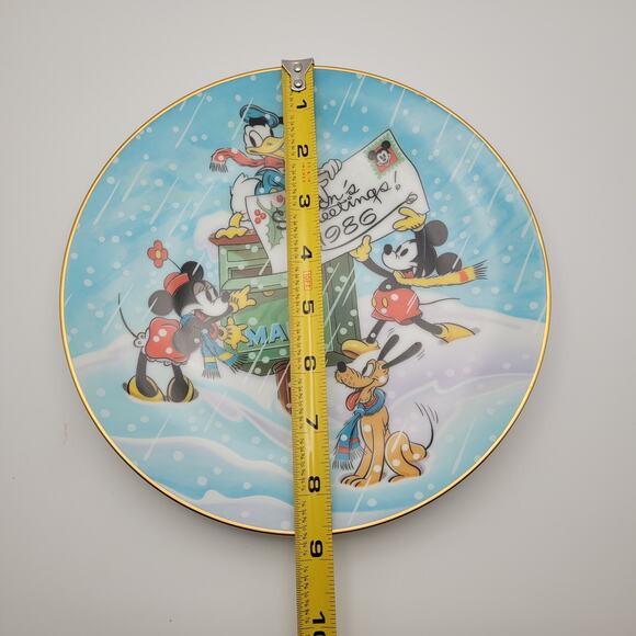 Disney Christmas Seasons Greetings 1986 Second Edition Collector Plate - Picture 6 of 6